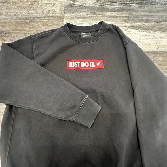 Nike Just Do It Black Red Mens XL Athletic Fleece Crewneck Pullover Sweatshirt‎ - Picture 2 of 10